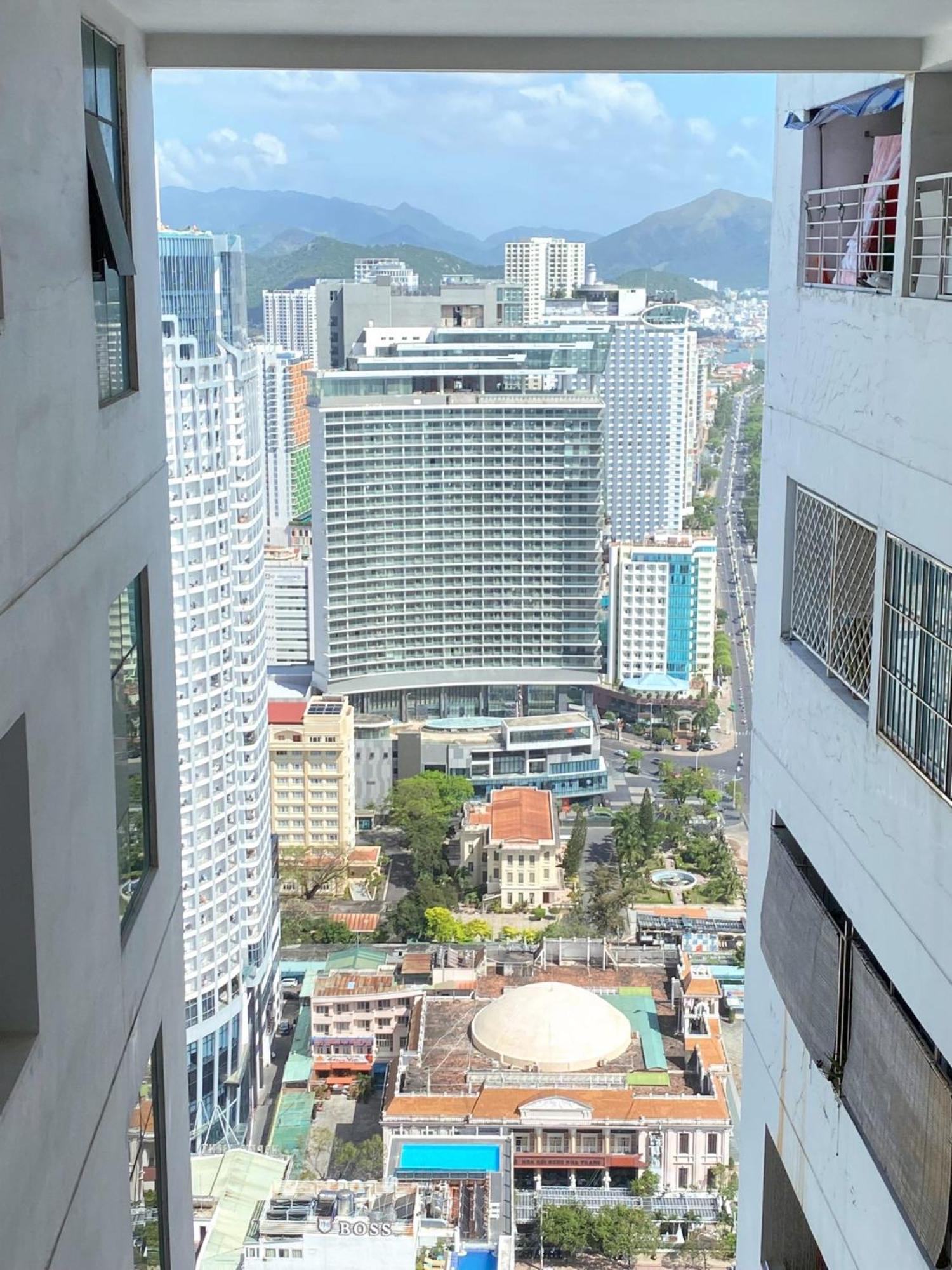 Infinity Sea View Apartment Nha Trang Esterno foto