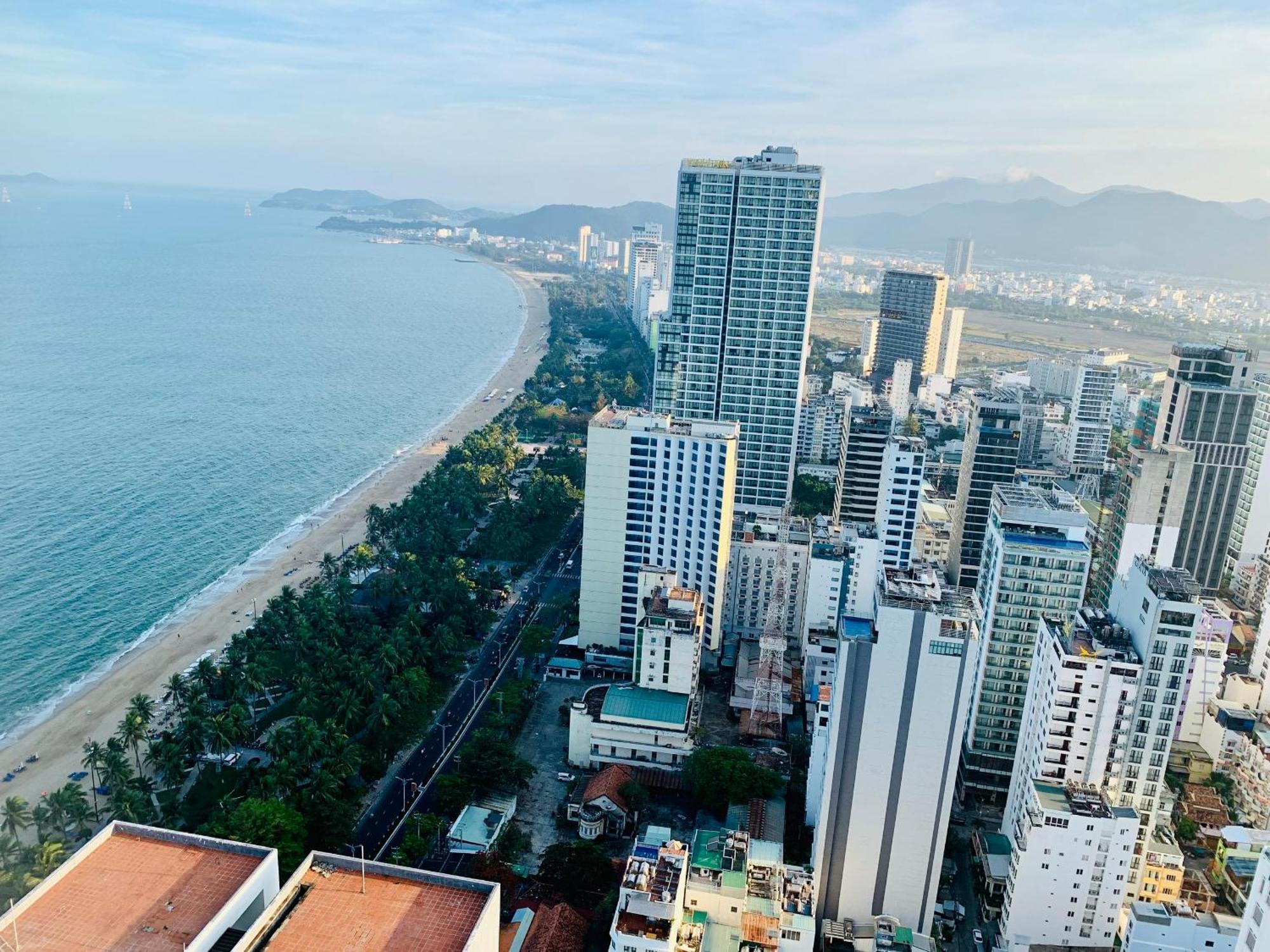 Infinity Sea View Apartment Nha Trang Esterno foto